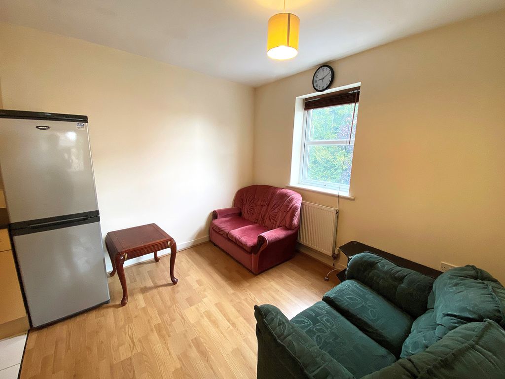 Property photo 3 of 8