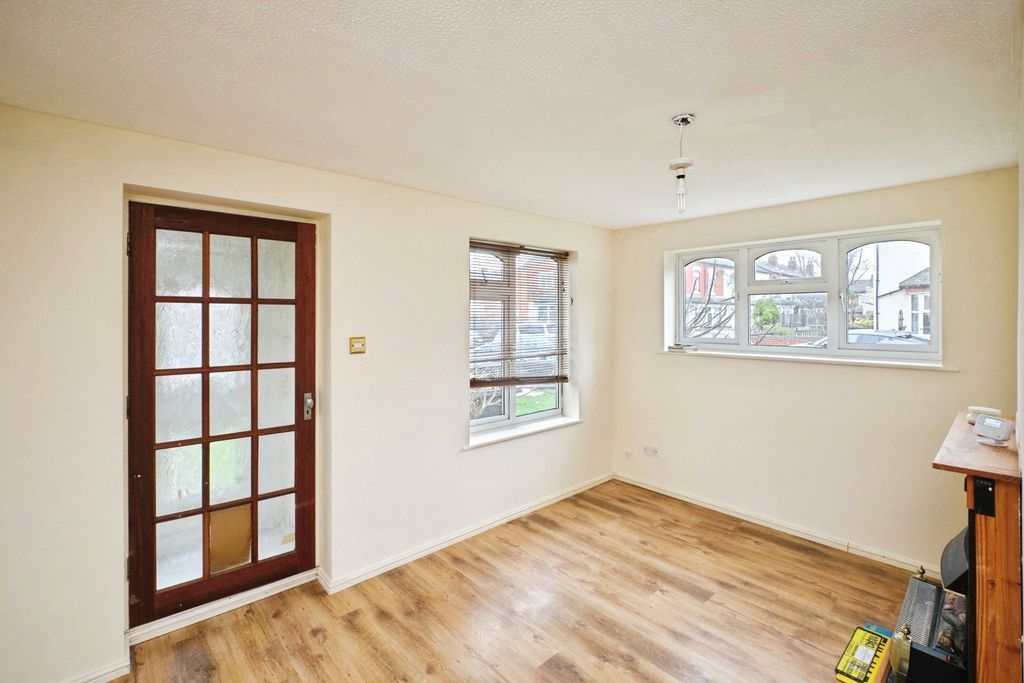 Property photo 3 of 19 Pbox-Img.Jpg