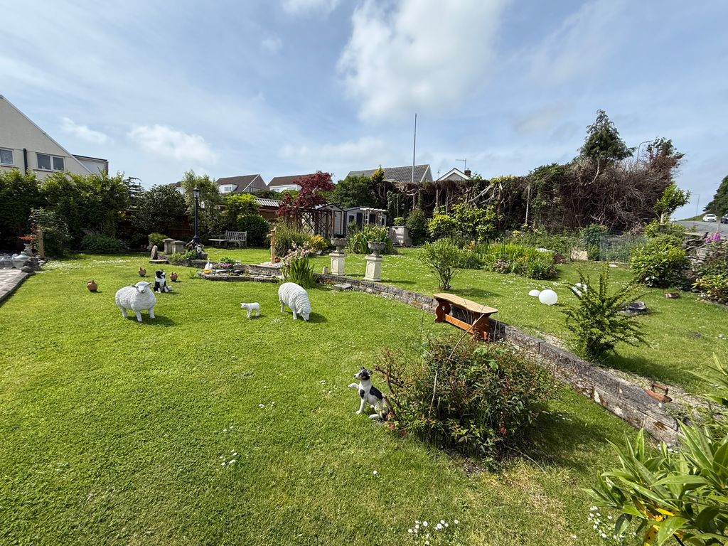 Property photo 2 of 21