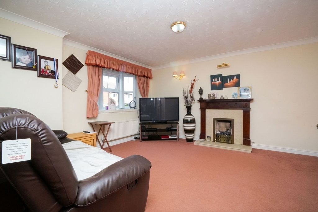 Property photo 3 of 24