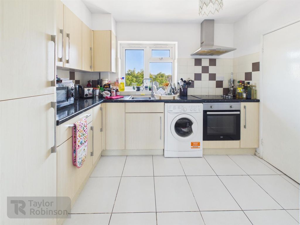 Property photo 2 of 11 Cam02600G0-Pr0848-Still007.Jpg