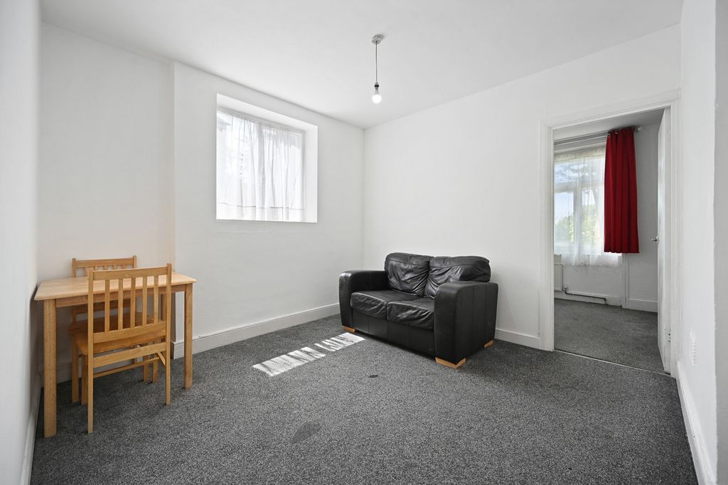 Property photo 3 of 8