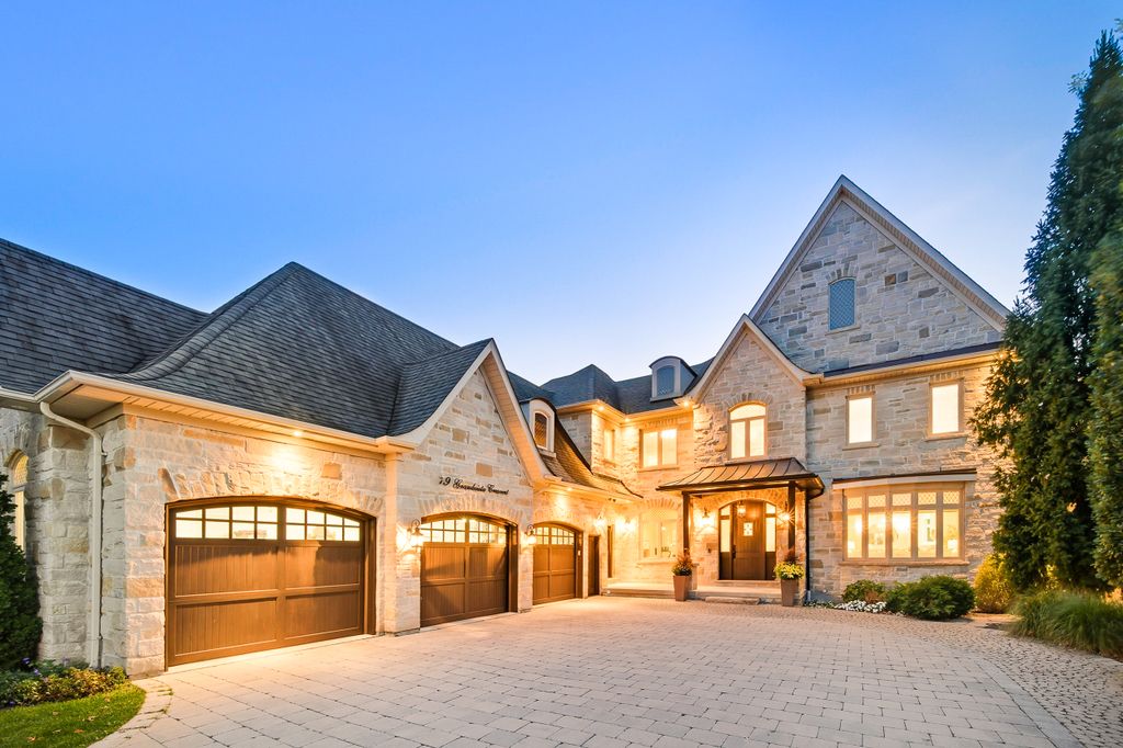 Property photo 2 of 35