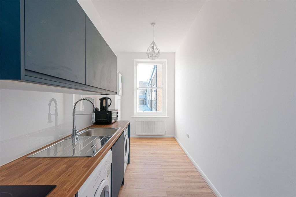 Property photo 2 of 7 Picture No. 08