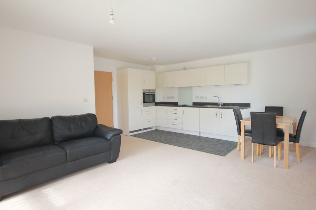 Property photo 3 of 5