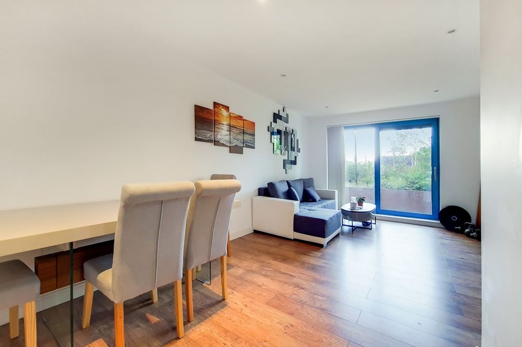 Property photo 2 of 11