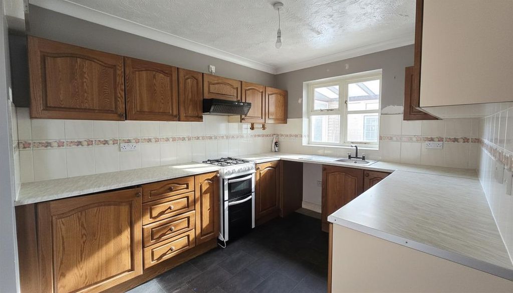Property photo 2 of 13 Kitchen