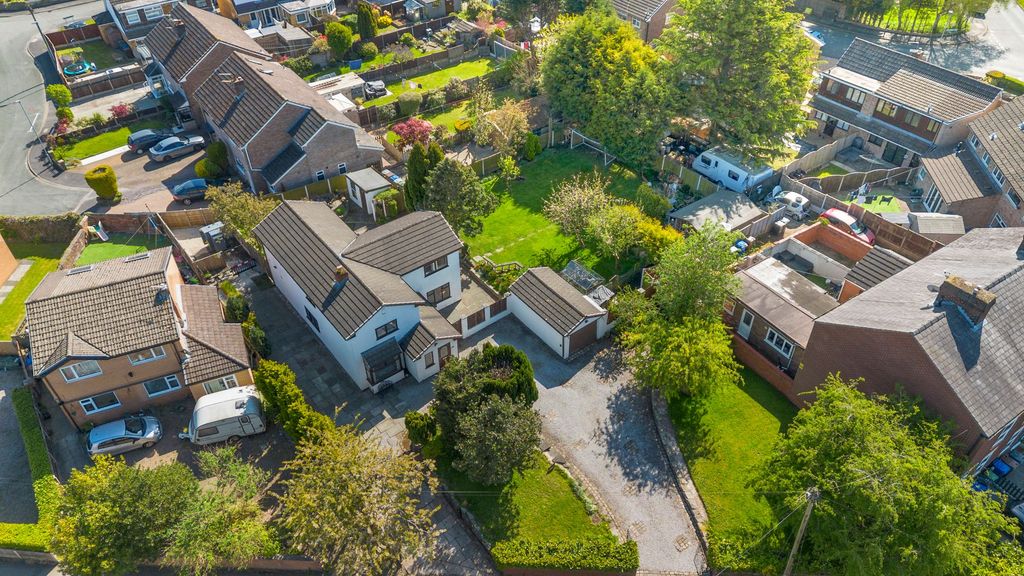 Property photo 1 of 33