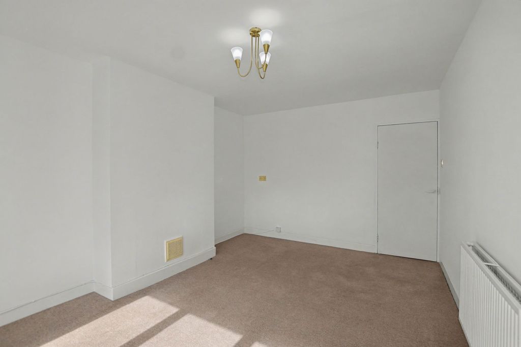 Property photo 2 of 7 20260326050905_Dsc_0