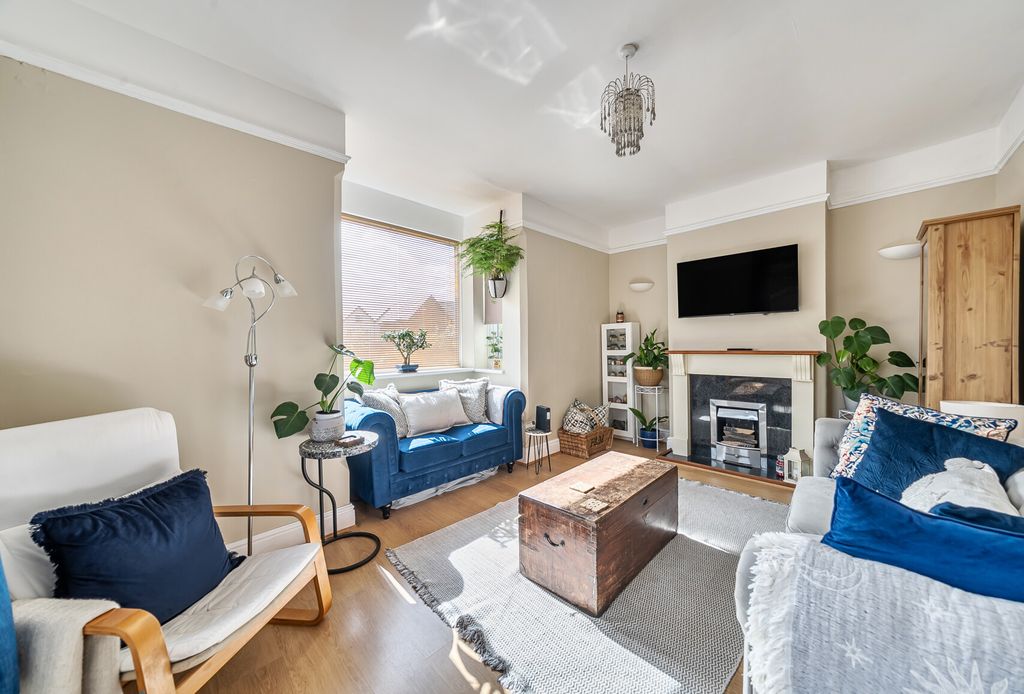 Property photo 2 of 20 1353802-14-68c42E...