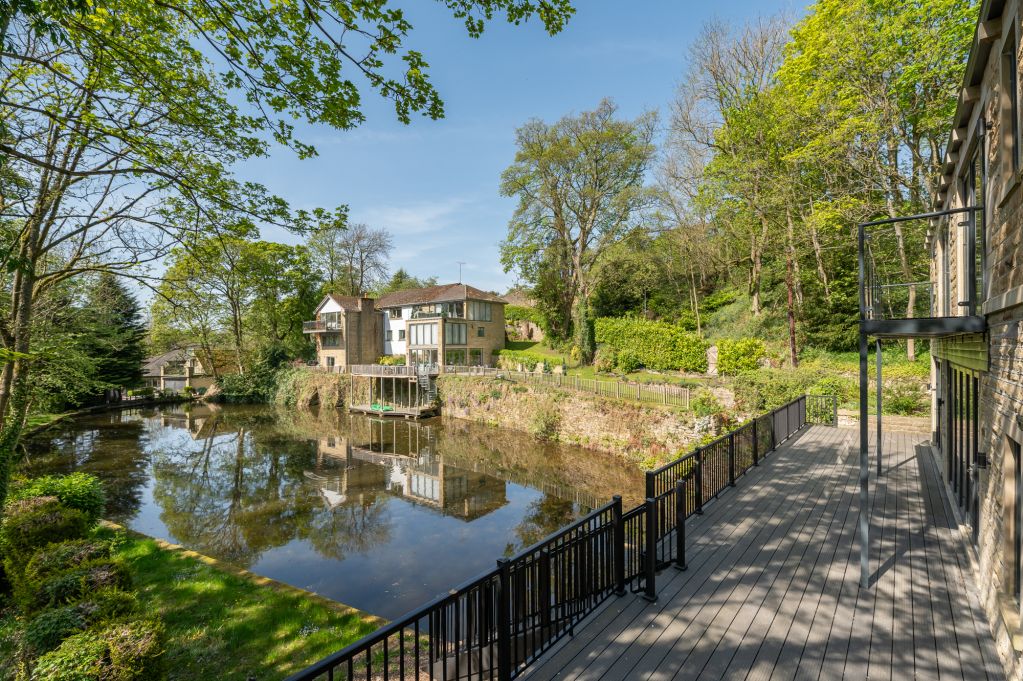 Property photo 1 of 60 Lake Aspect