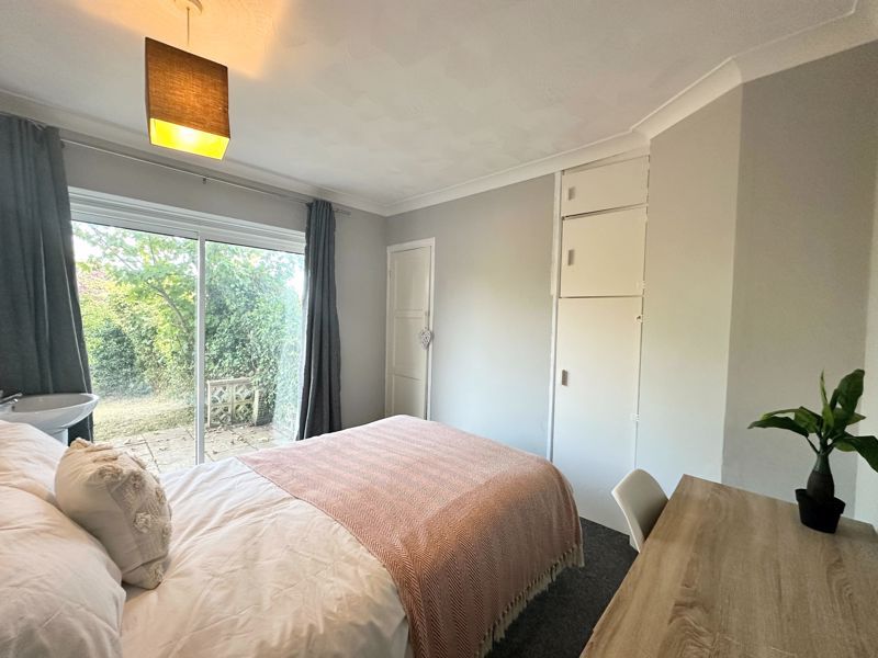 Property photo 1 of 9 Bedroom