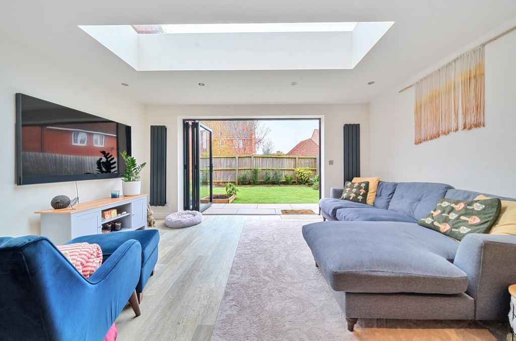 Property photo 3 of 26 1380290-4-690E38Bcde060-Arw-1