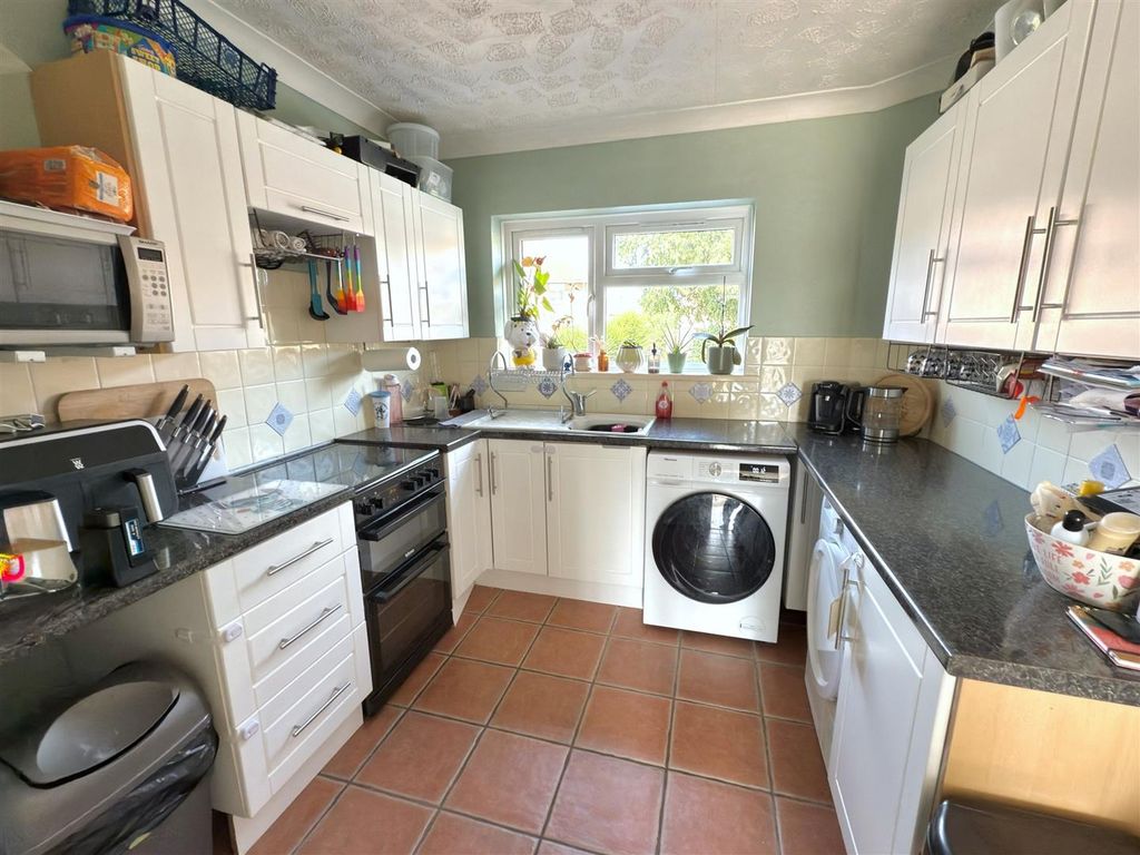 Property photo 3 of 12 Kitchen.Jpg