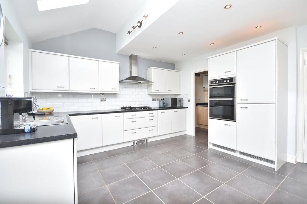 Property photo 2 of 22