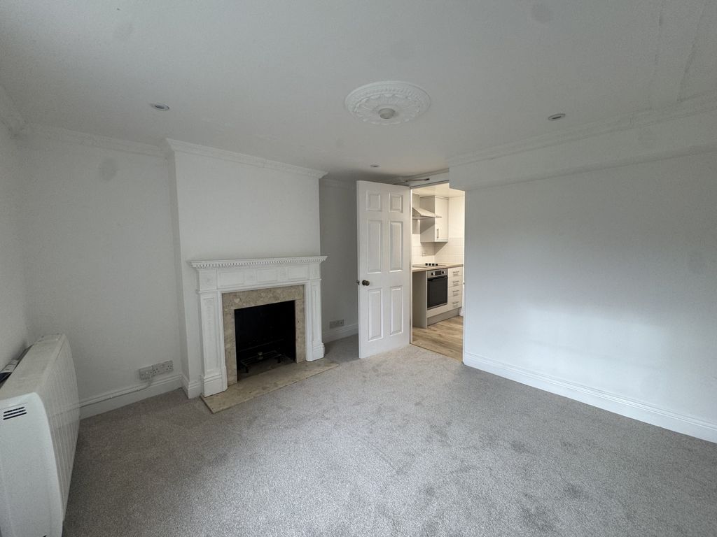 Property photo 3 of 8 Img_4058