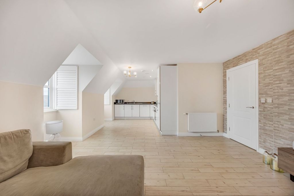 Property photo 2 of 10 Picture No. 16