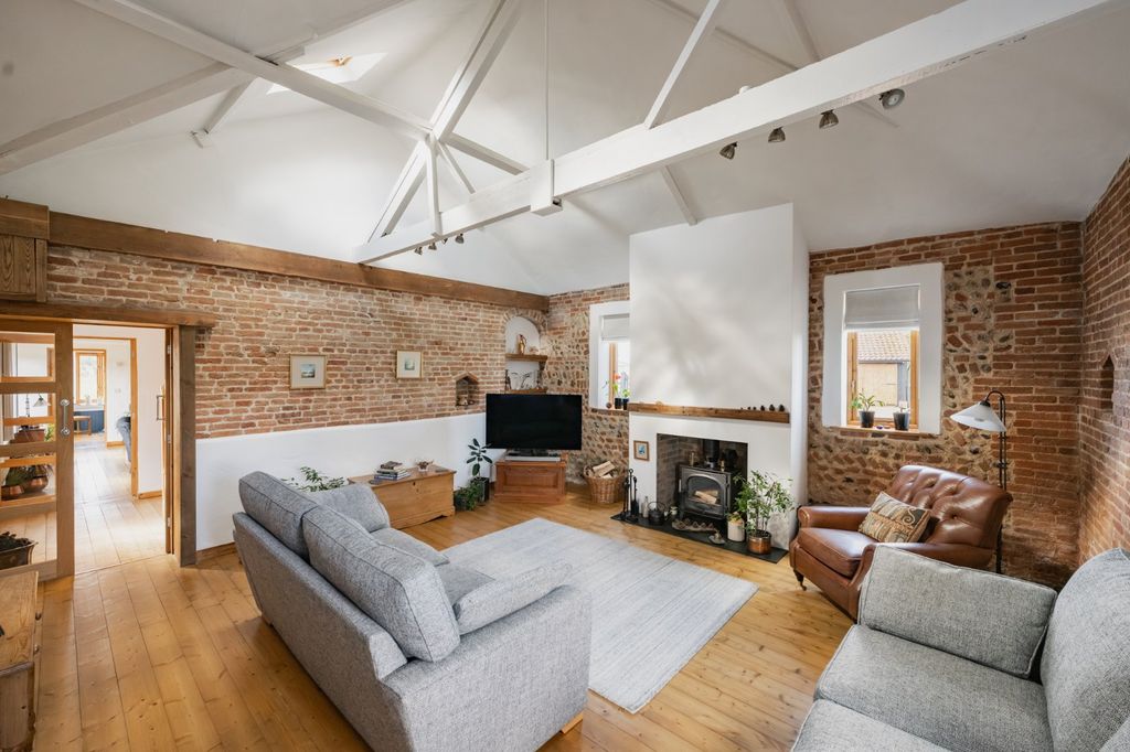 Property photo 3 of 22 Picture No. 36