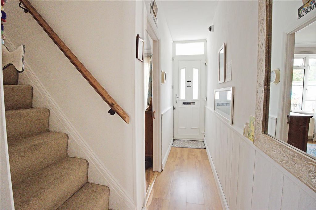 Property photo 3 of 13 Hall