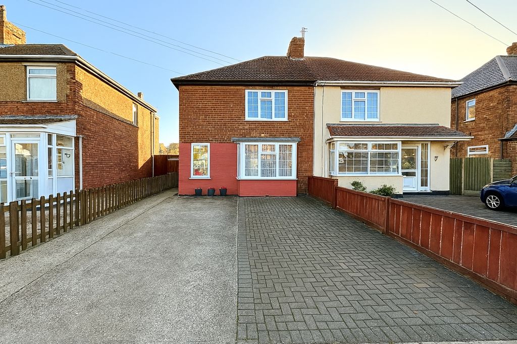 Property photo 1 of 11 Designer (9)