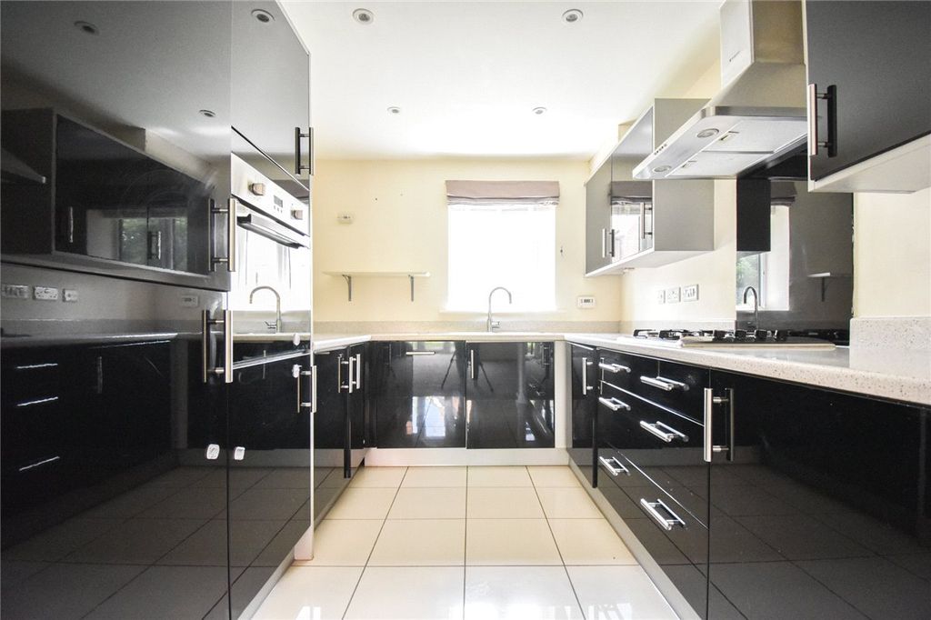 Property photo 2 of 13 Picture No. 35