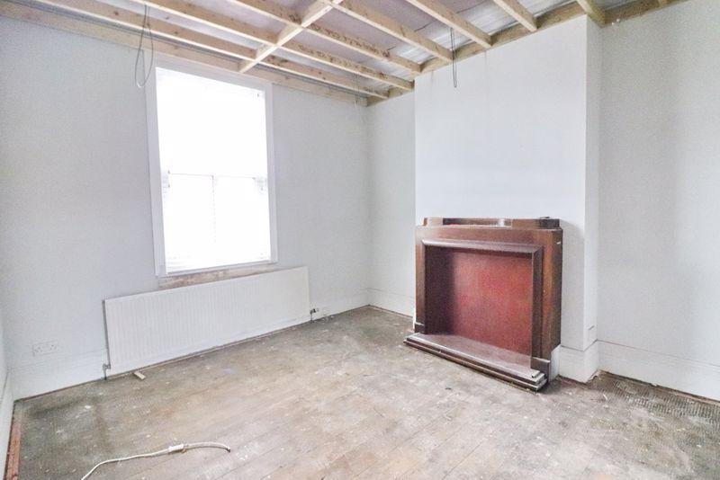 Property photo 2 of 12 Lounge