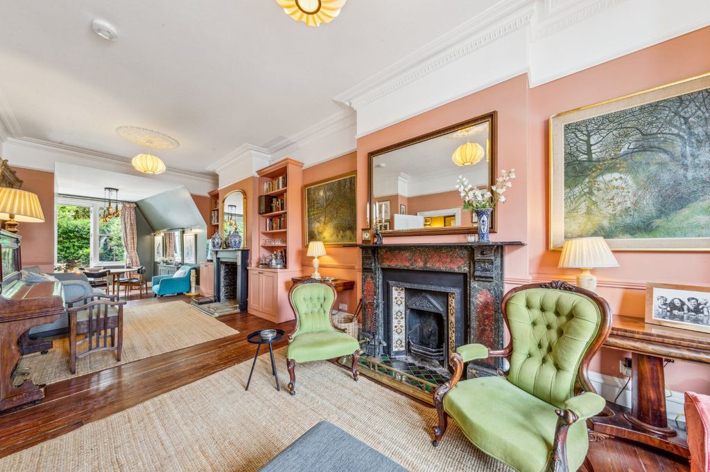 Property photo 2 of 14