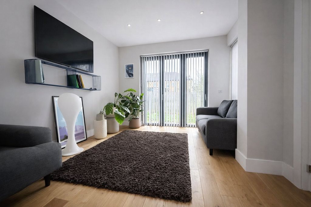 Property photo 3 of 15 Picture 3