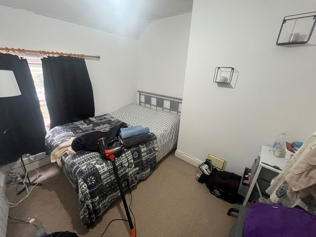 Property photo 3 of 4