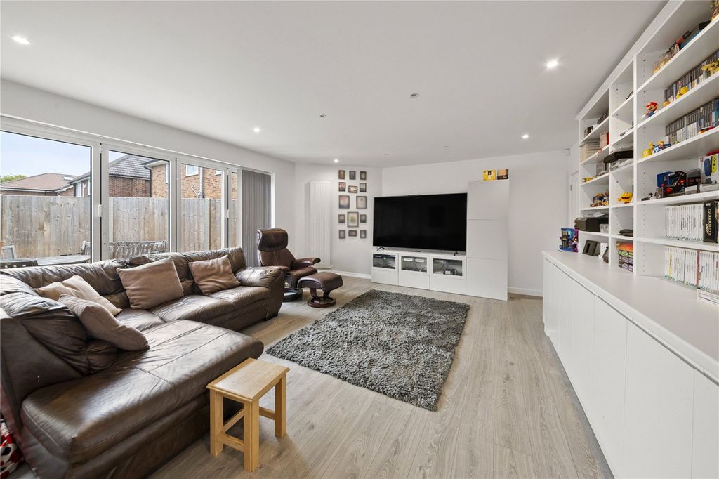 Property photo 2 of 23 Picture No. 04