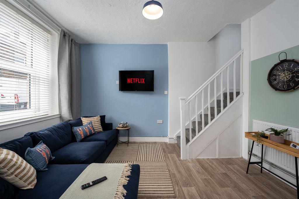 Property photo 2 of 16