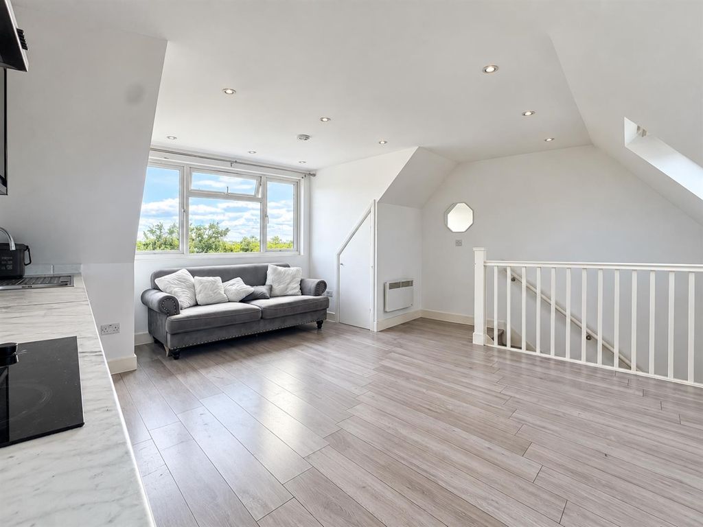 Property photo 1 of 17 15.Png