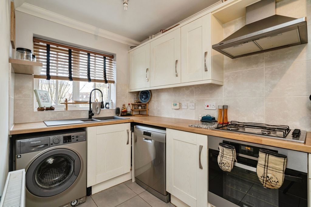 Property photo 2 of 19 Pbox-Img.Jpg