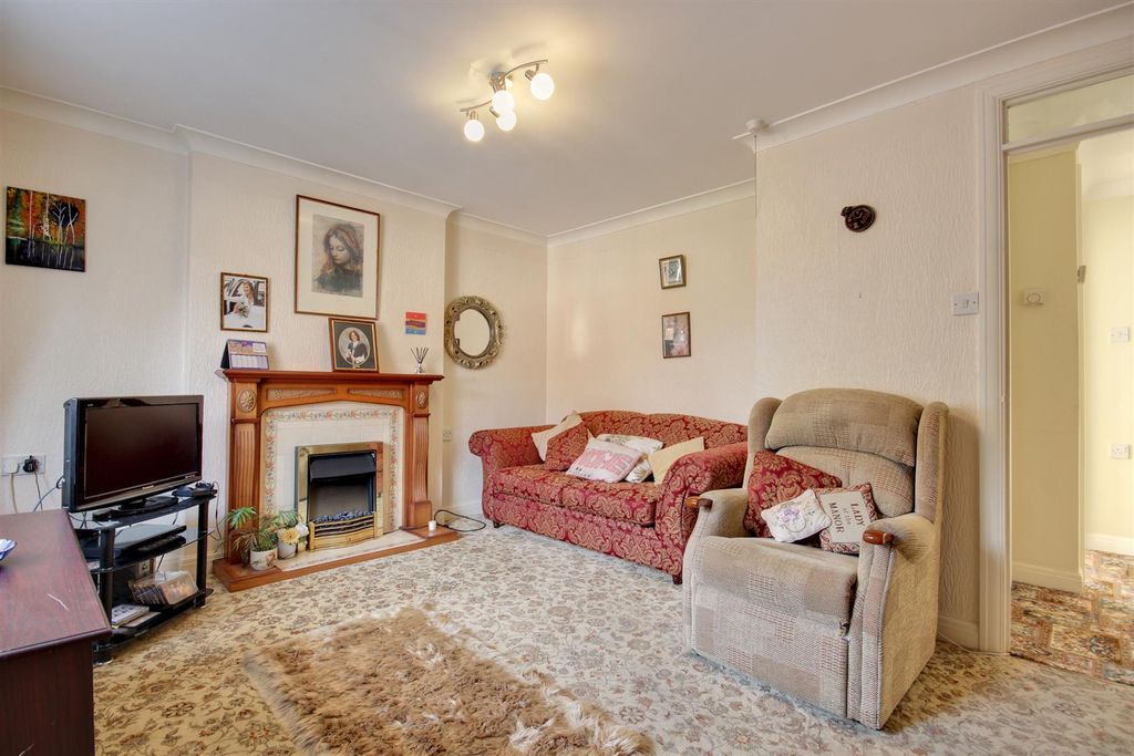 Property photo 3 of 11