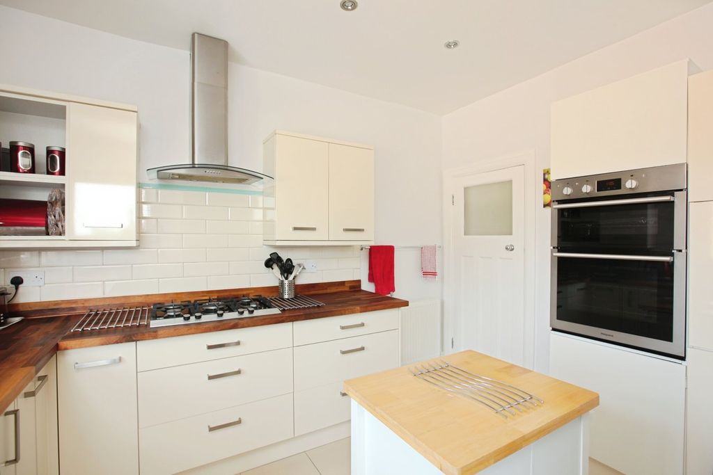 Property photo 3 of 19