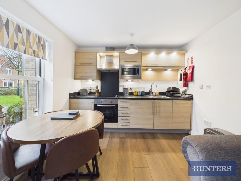 Property photo 3 of 12 Kitchen