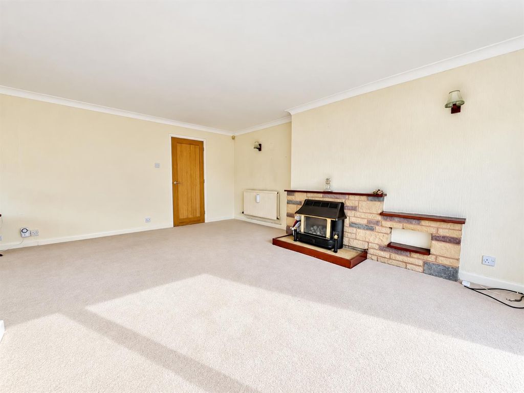 Property photo 3 of 26