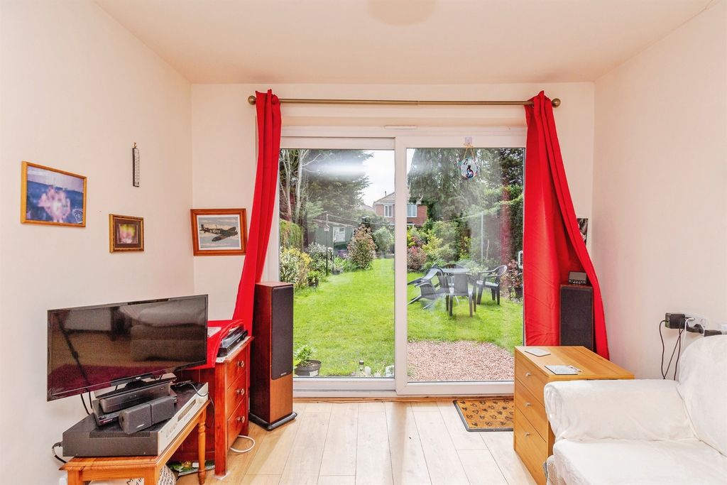 Property photo 3 of 13