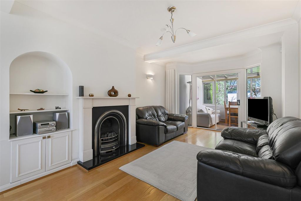 Property photo 3 of 23