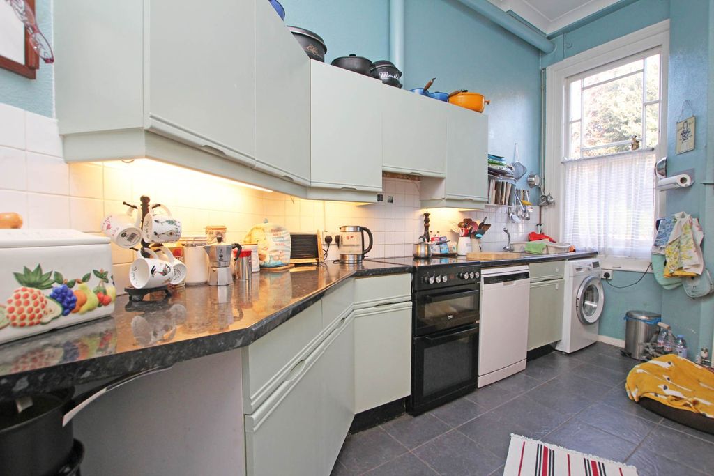 Additional image 5 of 3 bed flat for saleGrassington Road, Eastbourne BN20