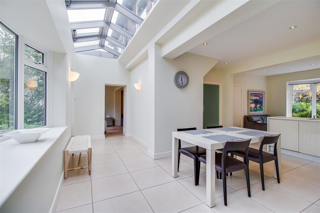 Property photo 3 of 20