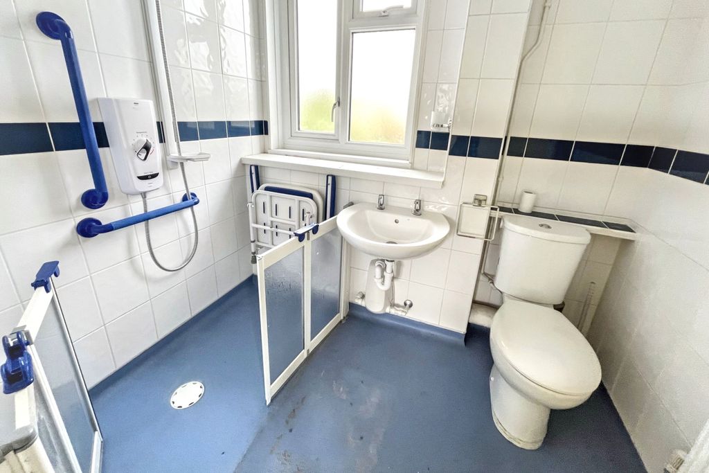 Property photo 3 of 18 230 Maiden Lane, Crayford, Dartford, Da1 4Ps