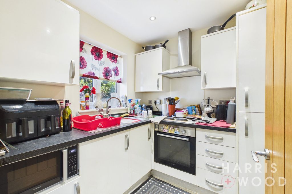 Property photo 3 of 11 5719263