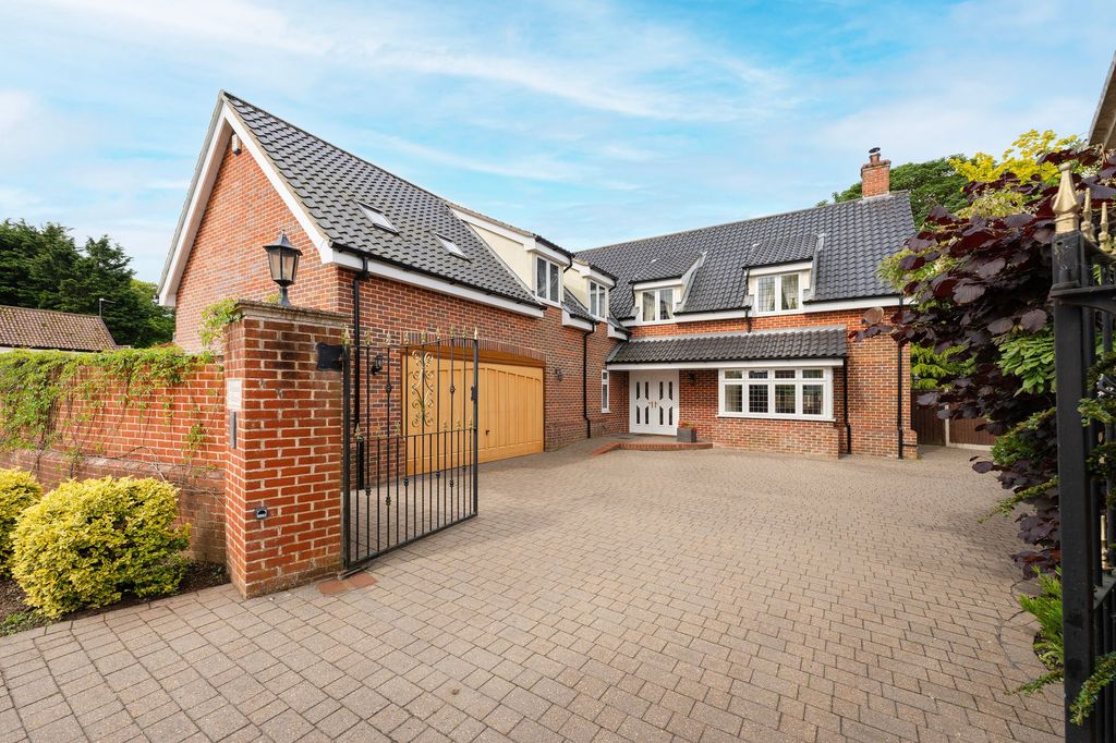 Property photo 1 of 30