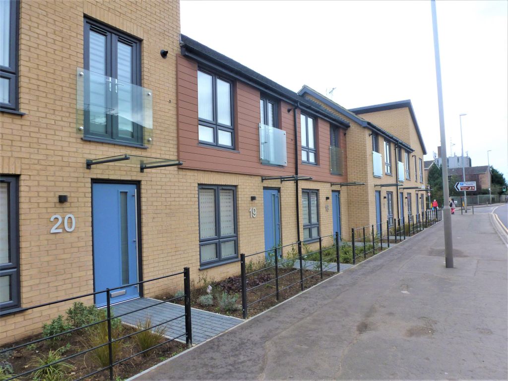 Property photo 1 of 3 Front