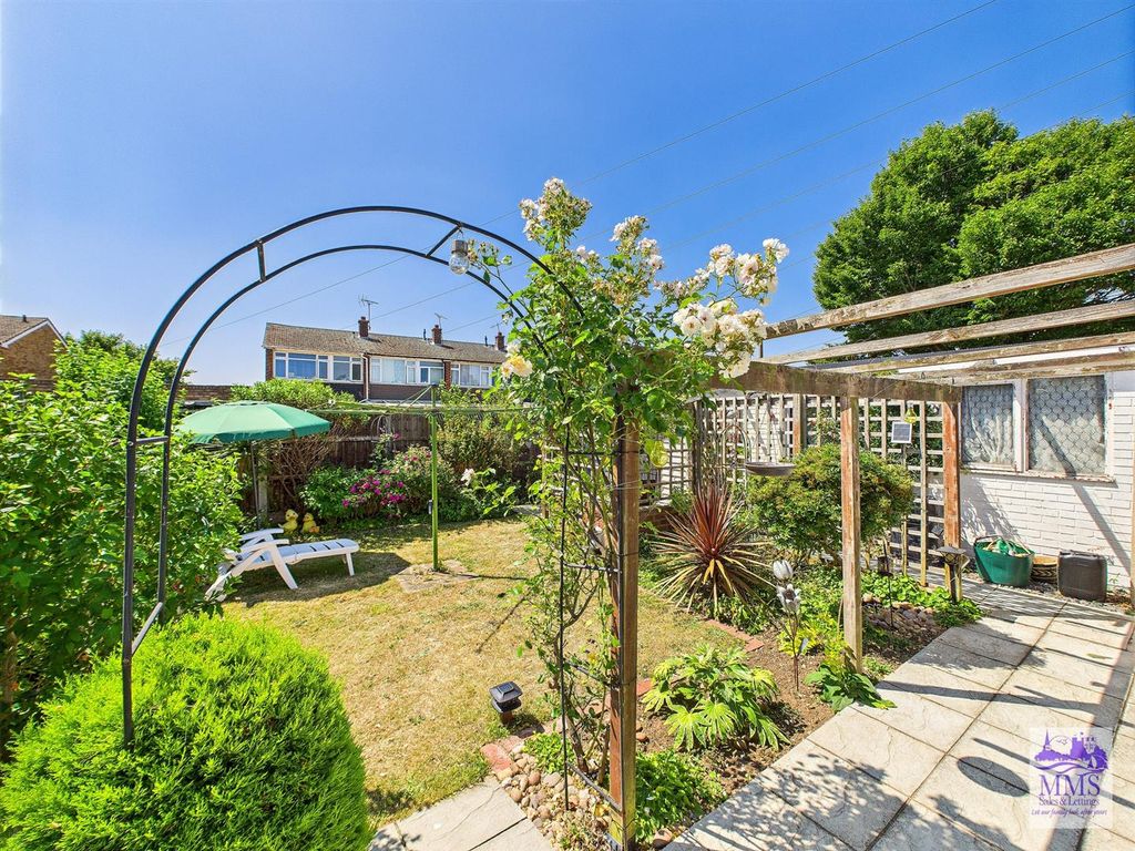 Property photo 3 of 24 Cam04098G0-Pr0059-Still015.Jpg