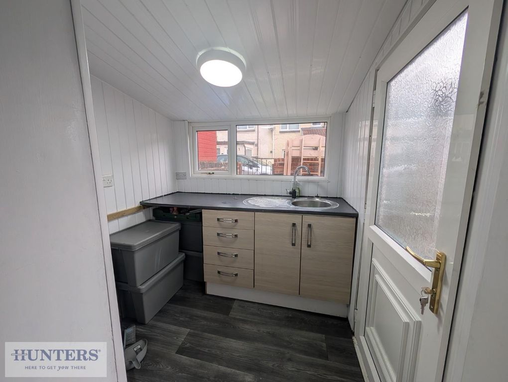Property photo 3 of 6 Dining Kitchen