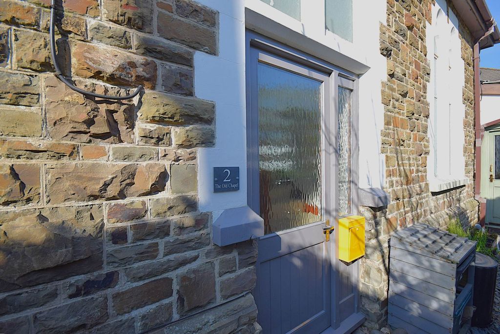 Property photo 2 of 12