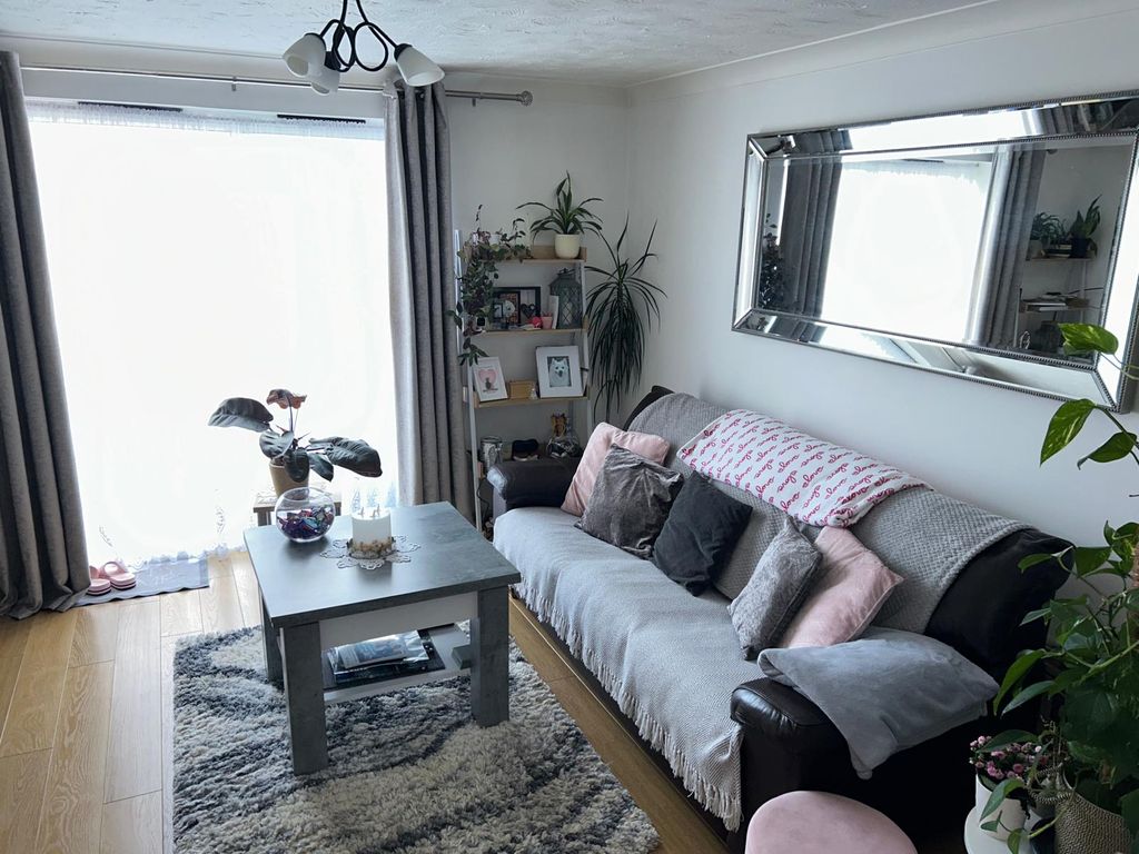 Property photo 3 of 7