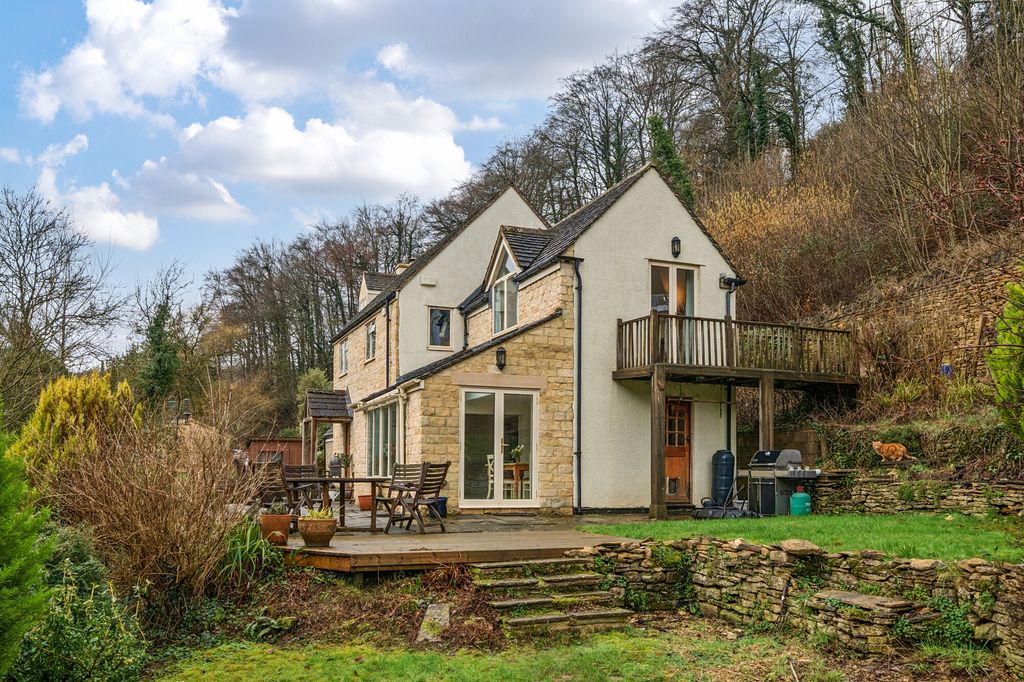 Property photo 1 of 19
